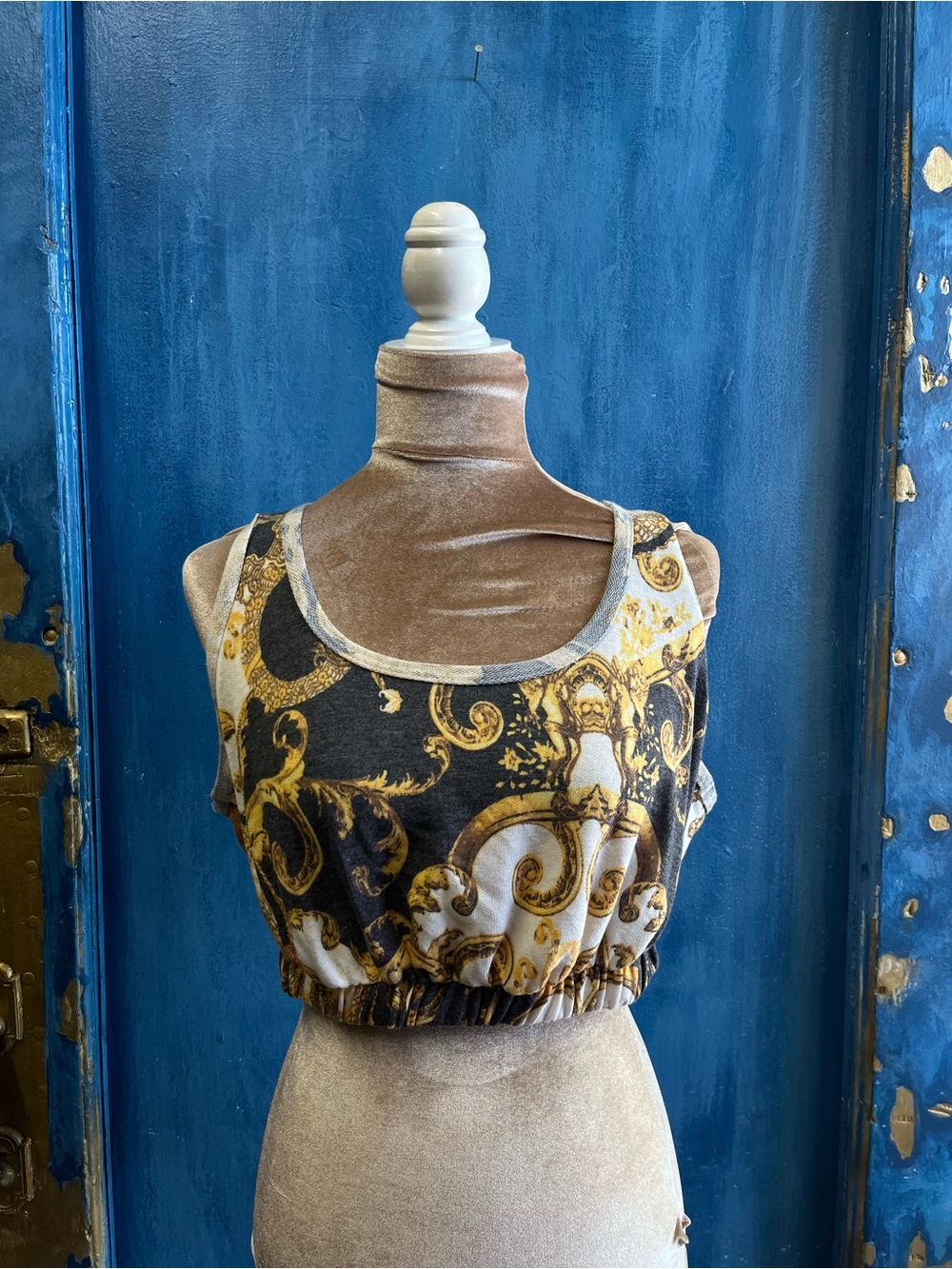 Baroque-Print Cropped Tank Top - Black, Gold & Cream